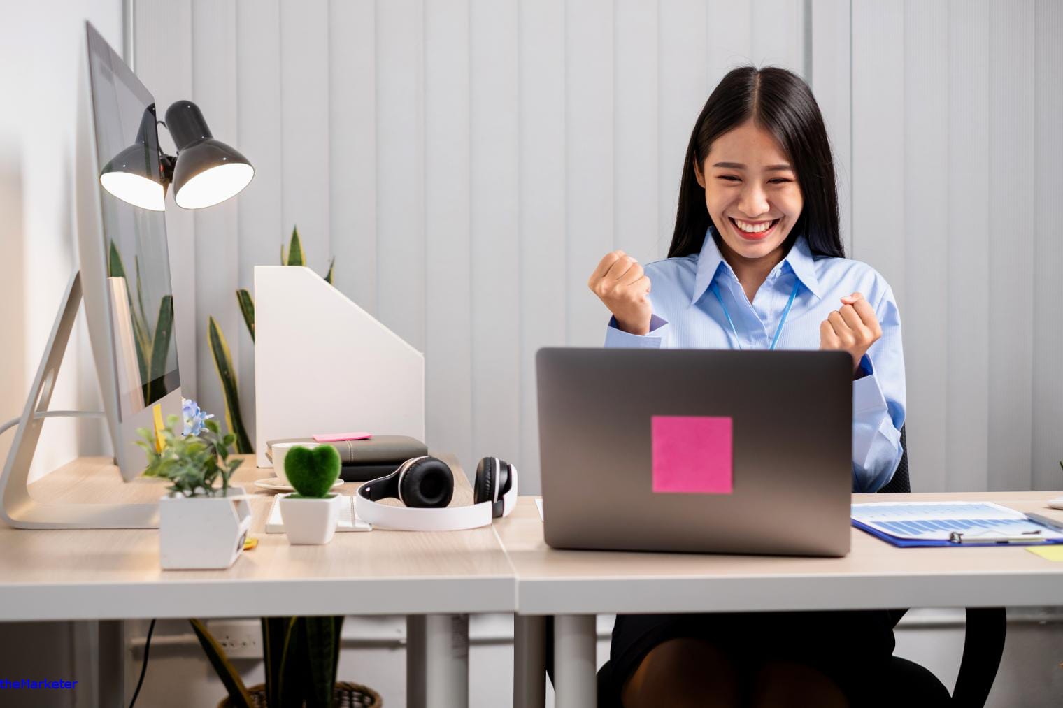 Attention Earned Through Verbal and Visual Consistency